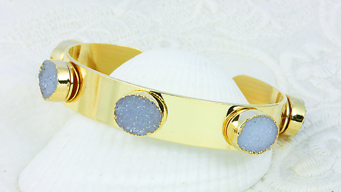 close up of the natural druzy cuff bracelet