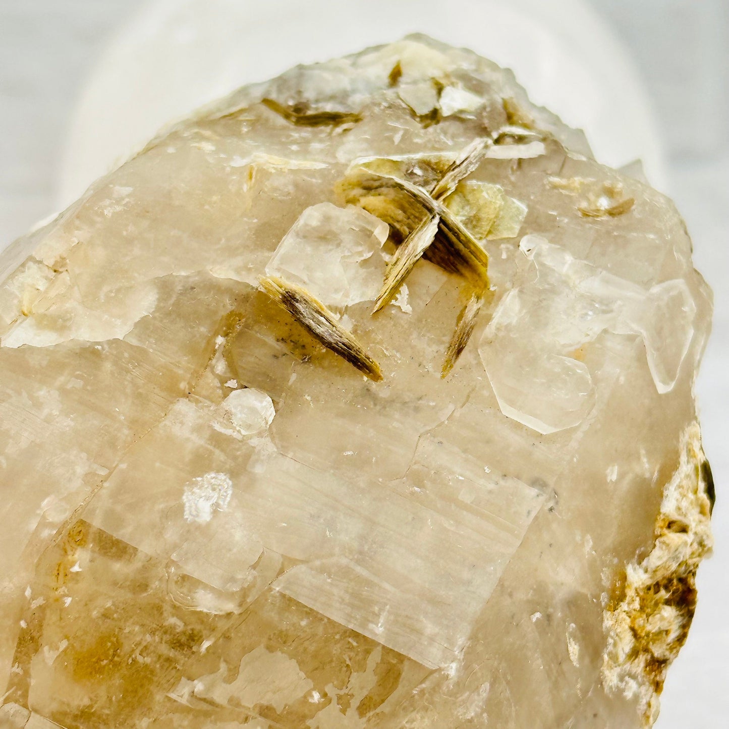 close up of the mica growth on this crystal