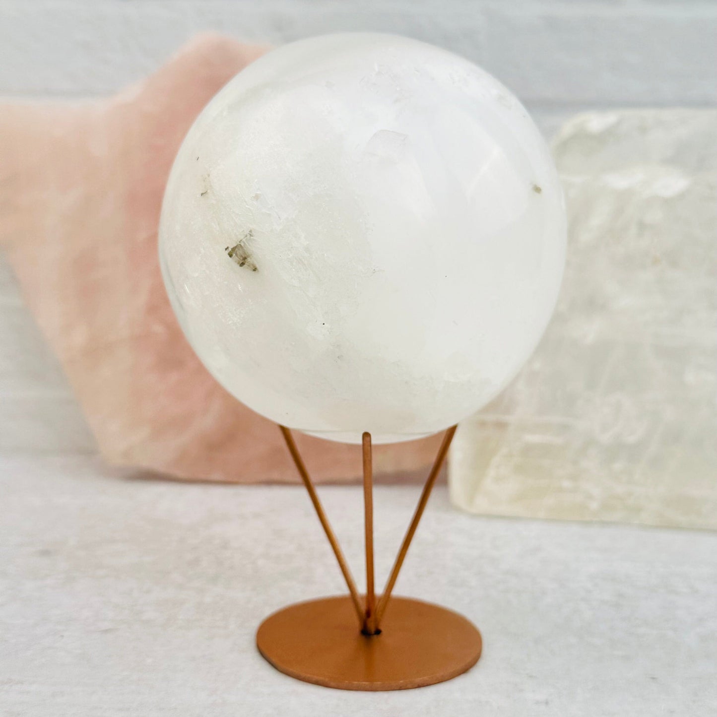 Metal Crystal Stand can be used to display your favorite spheres