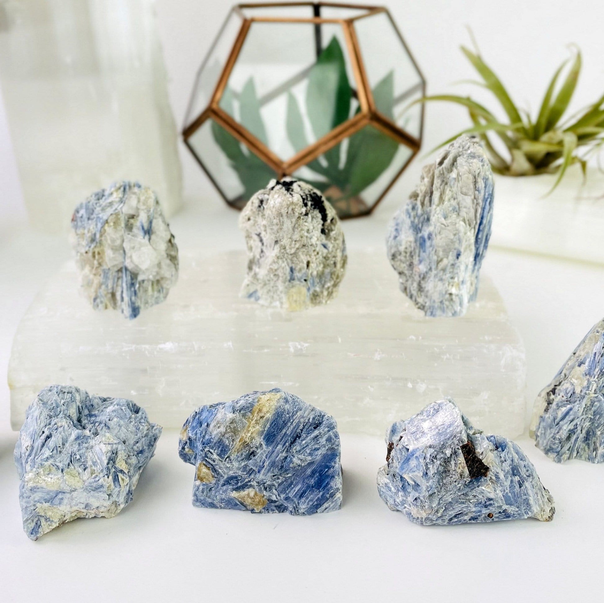 raw blue kyante displayed to show variation