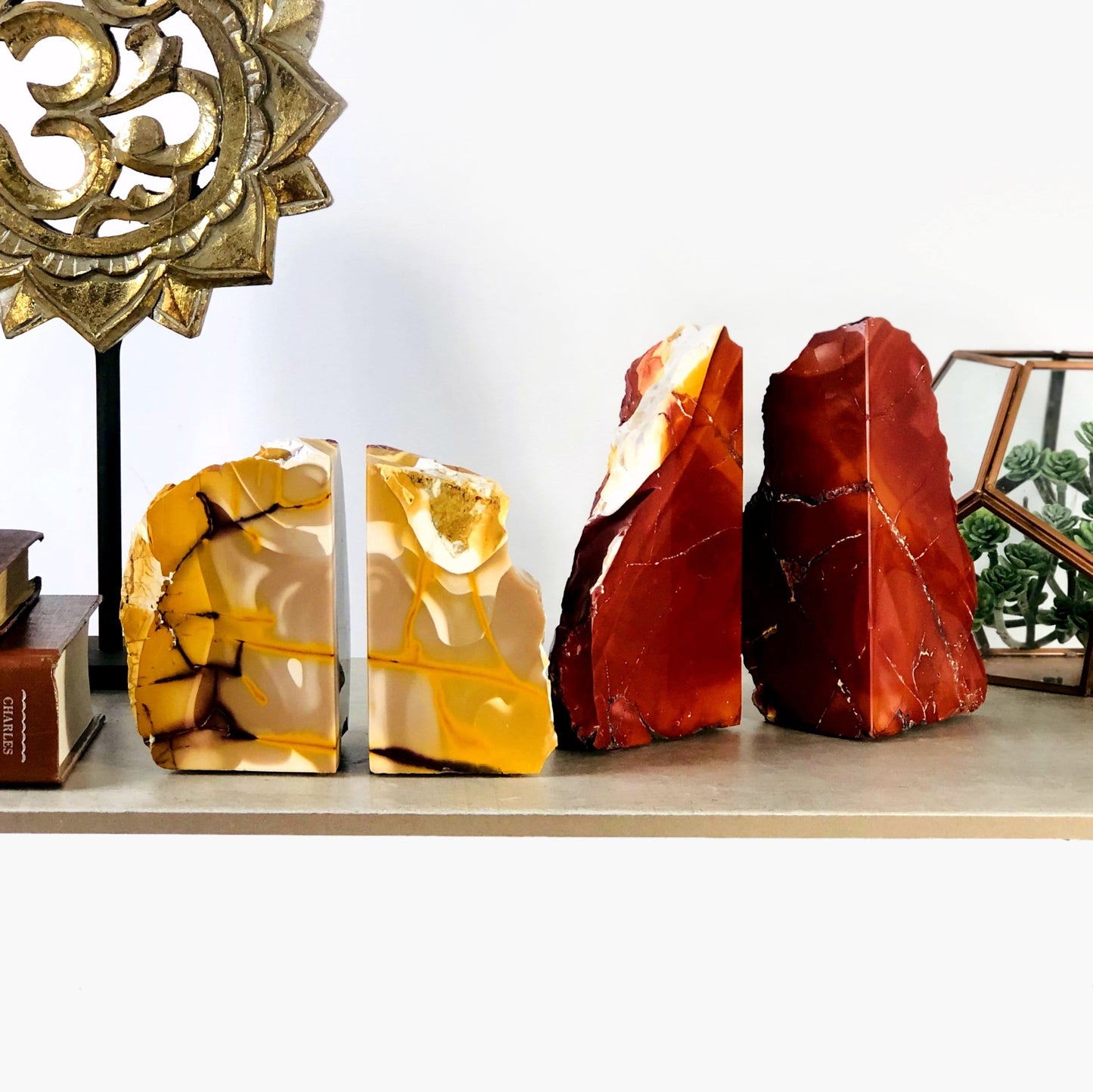 side view of bookends for thickness reference