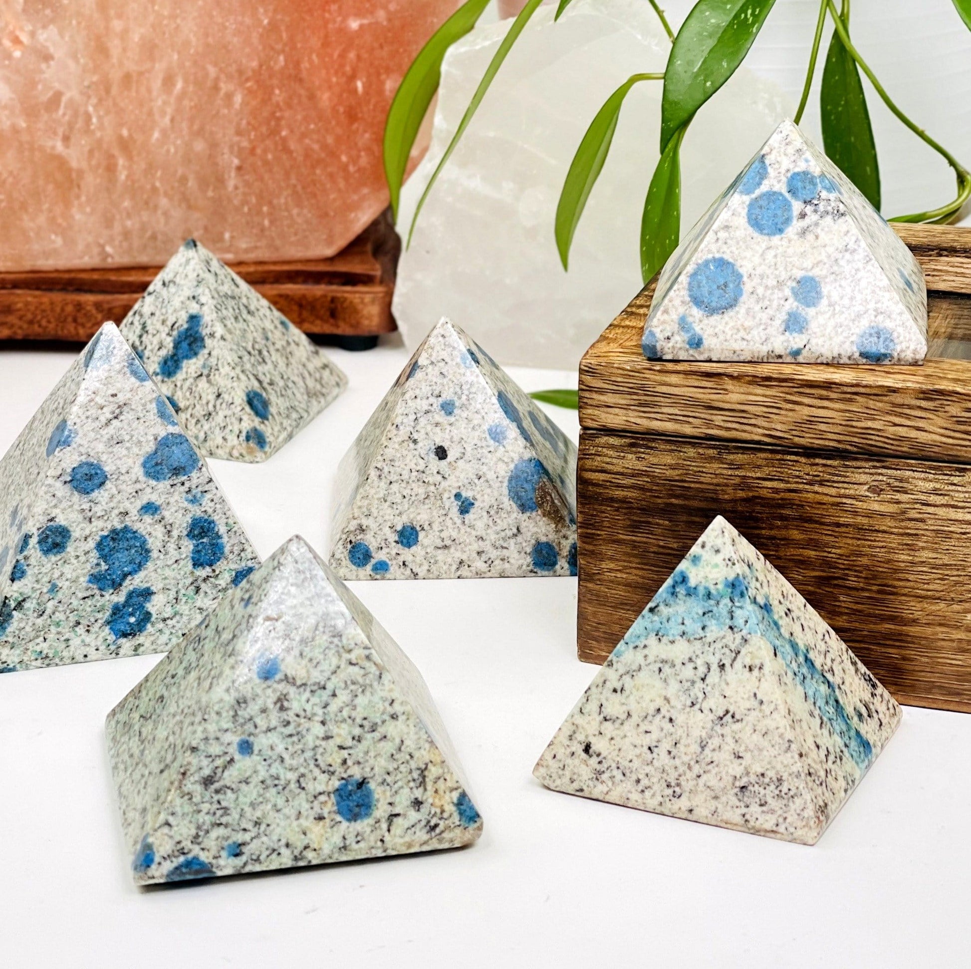 6 k2 pyramids white with black speckles and blue accents
