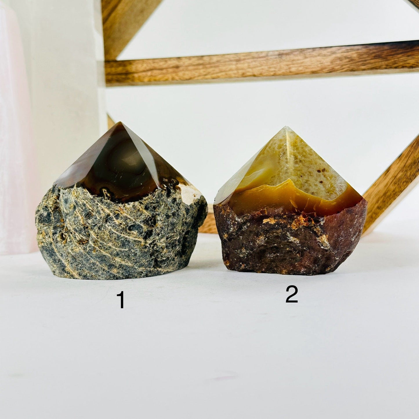 agate with decorations in the background