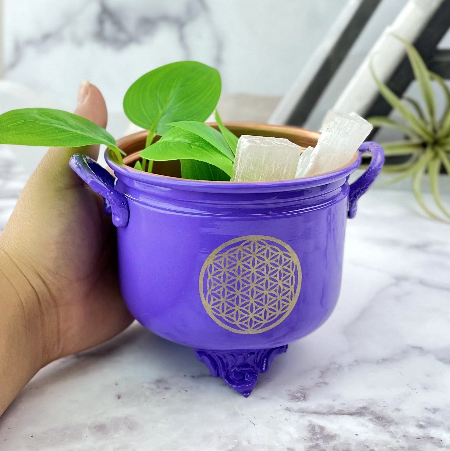 Metal Cauldron in purple with selenite inside  (selenite not included)