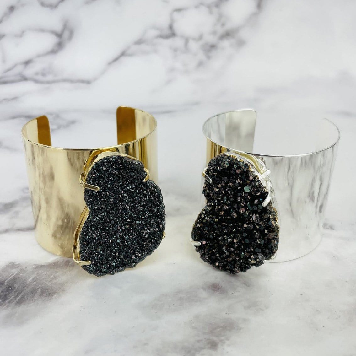up close of bracelet to view details on the druzy