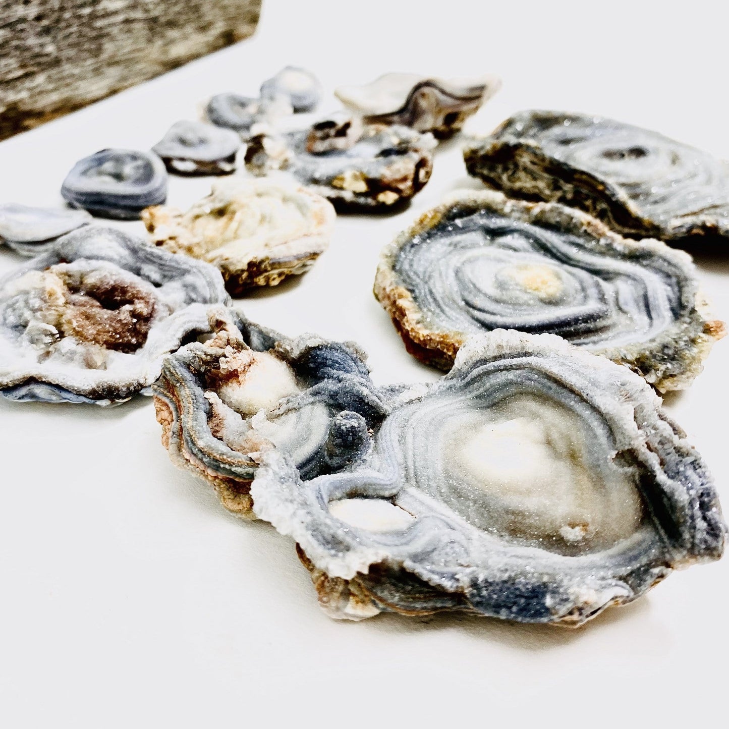 side view of Chalcedony Druzy Slabs for thickness reference