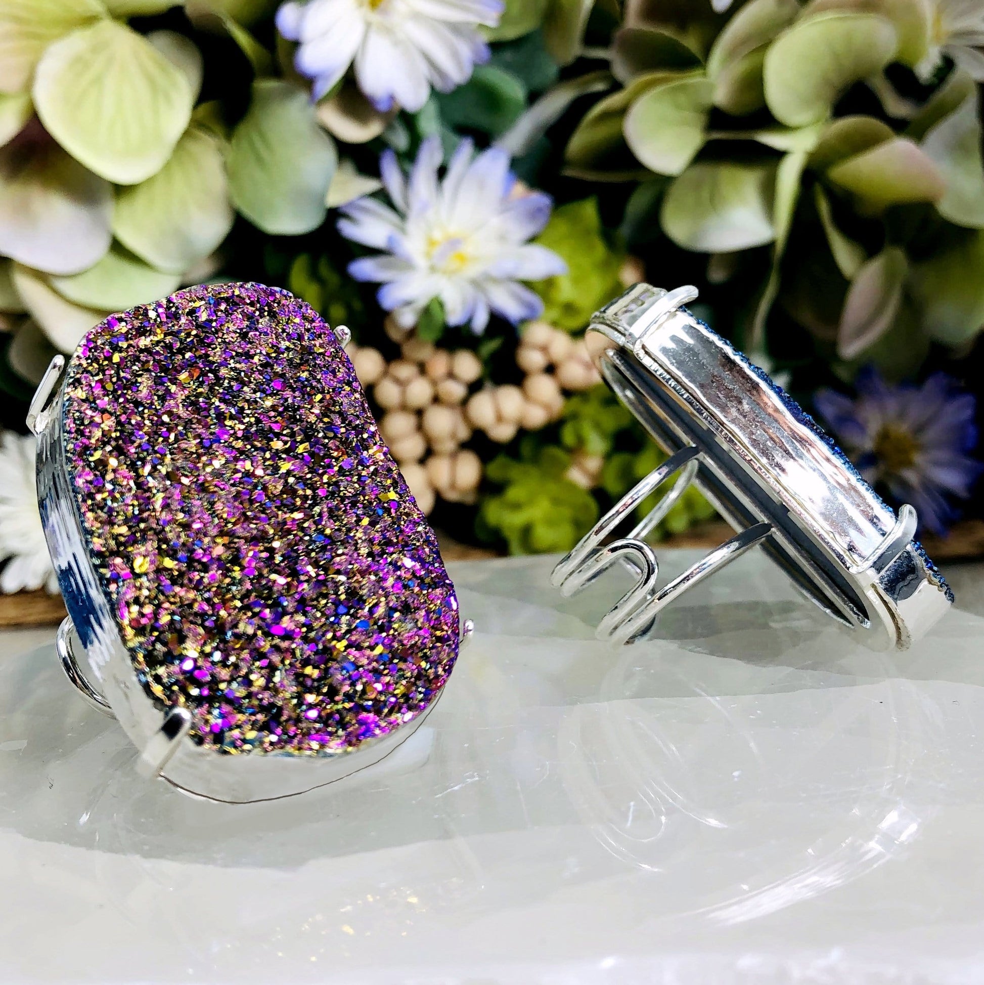 side view to see adjustable ring band