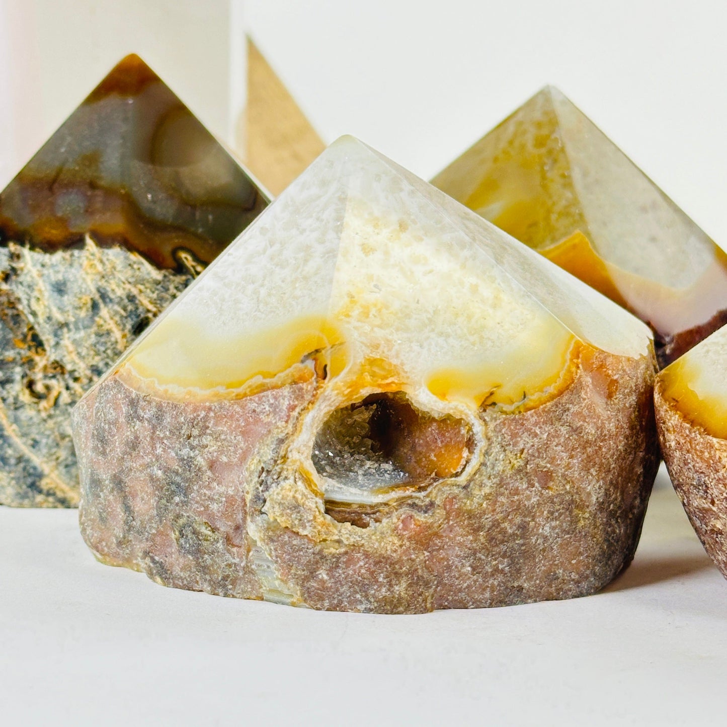 agate with decorations in the background