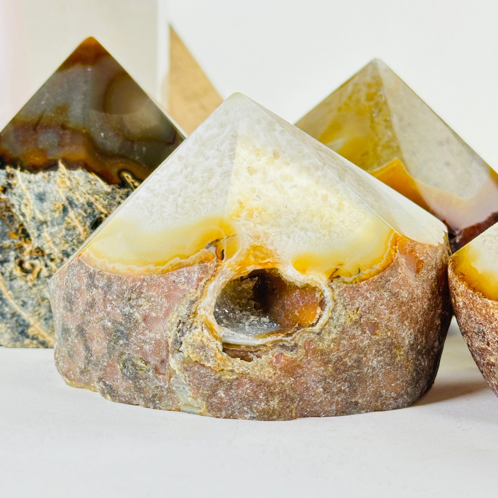 agate with decorations in the background