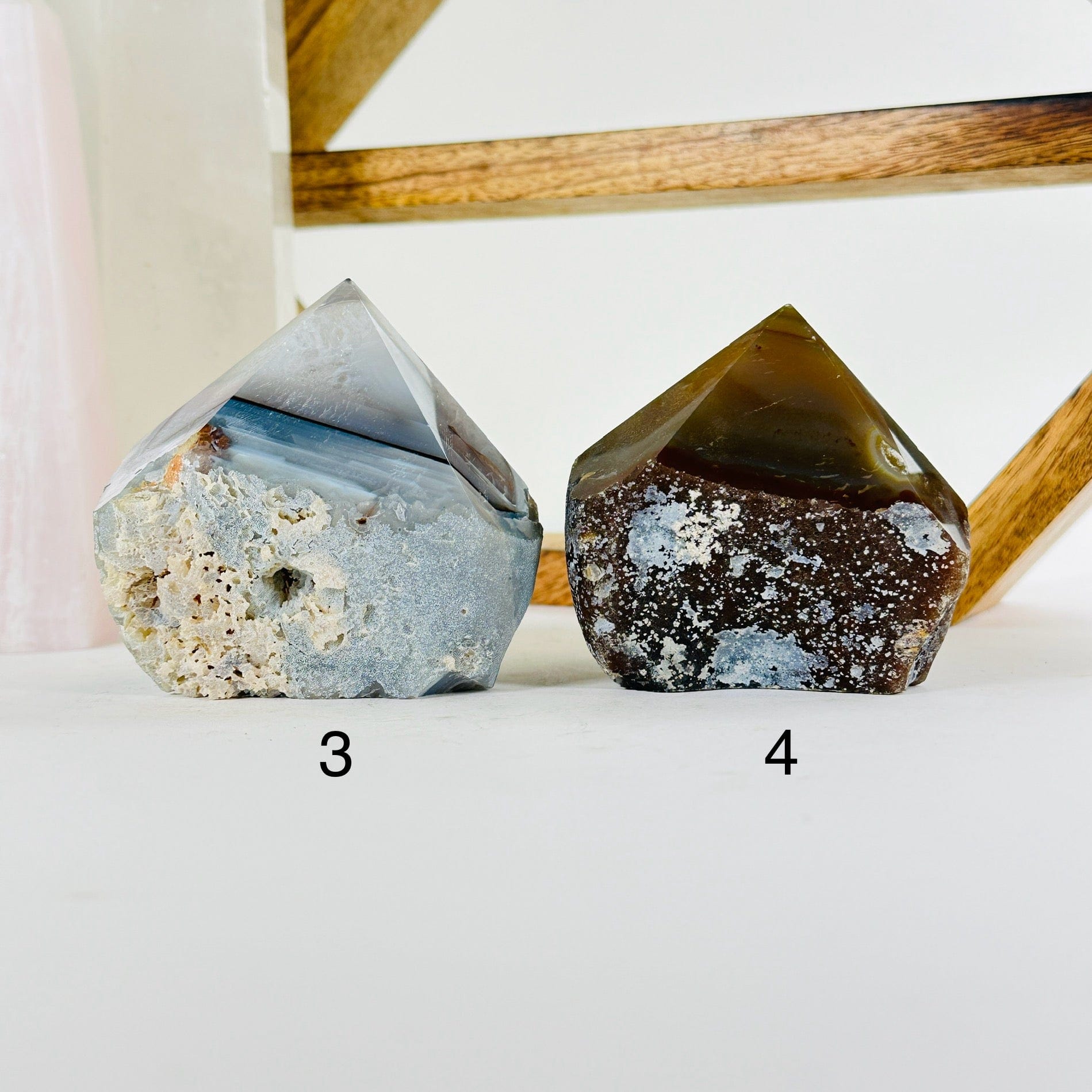 agate with decorations in the background