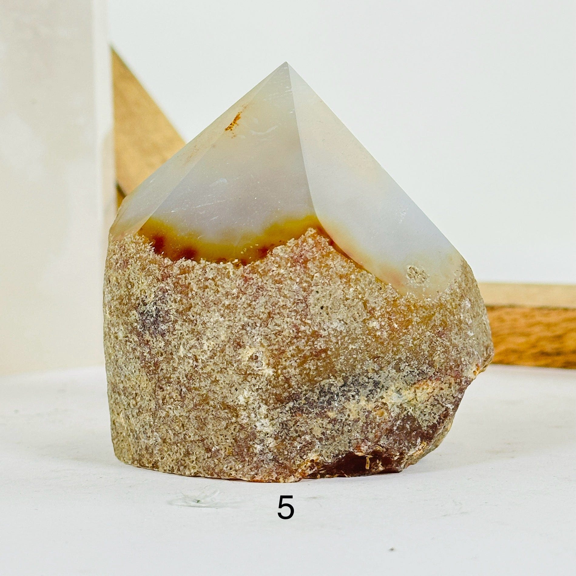 agate with decorations in the background