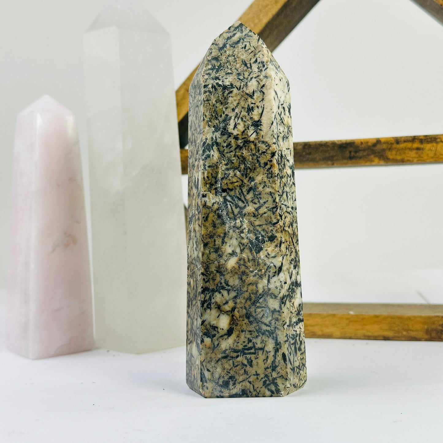 epidote POINT with decorations in the background