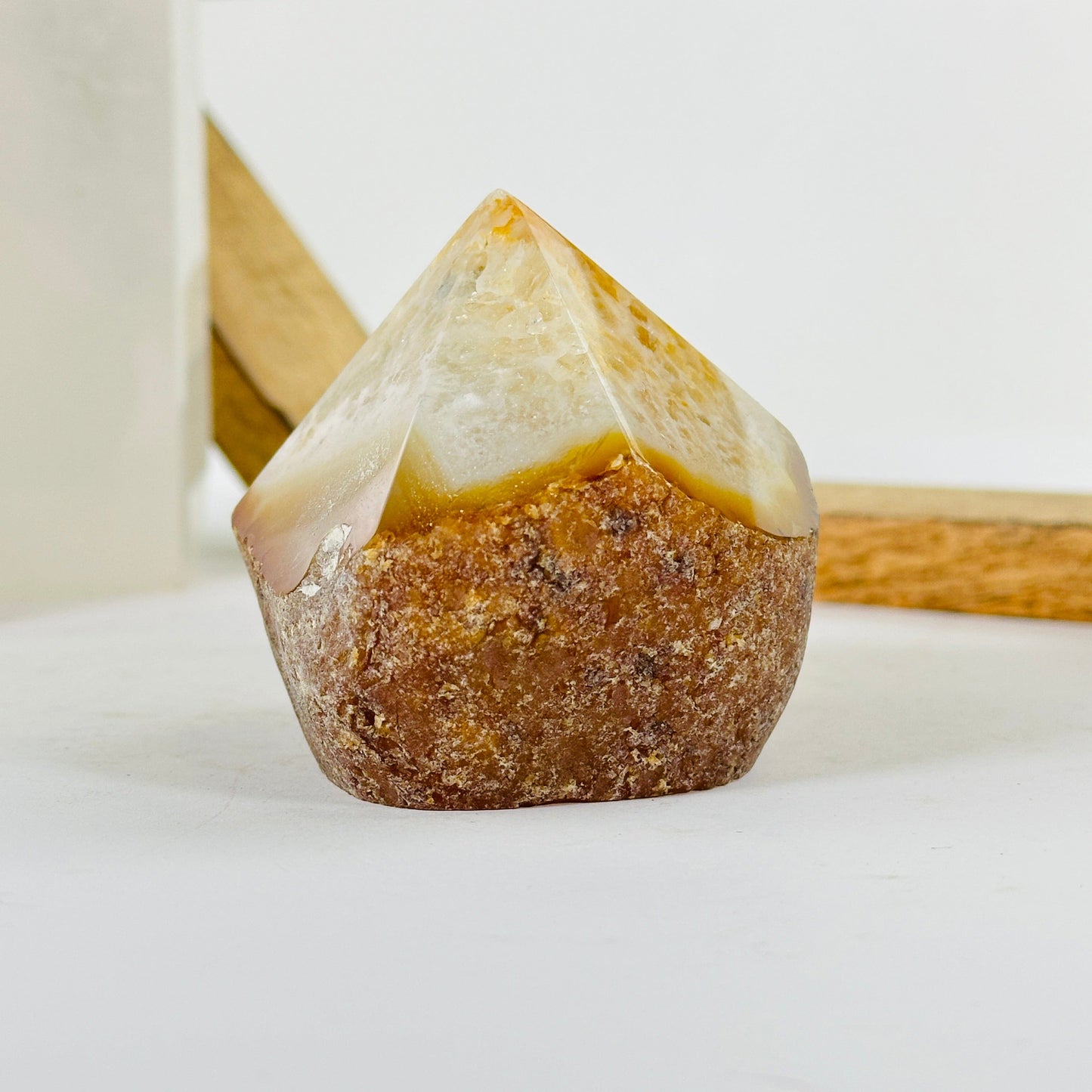 agate with decorations in the background