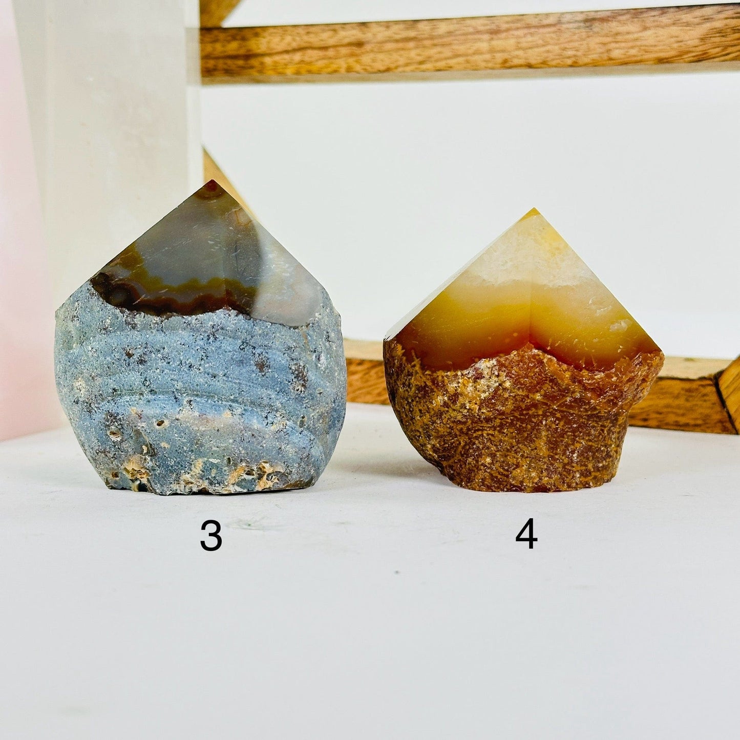 agate with decorations in the background