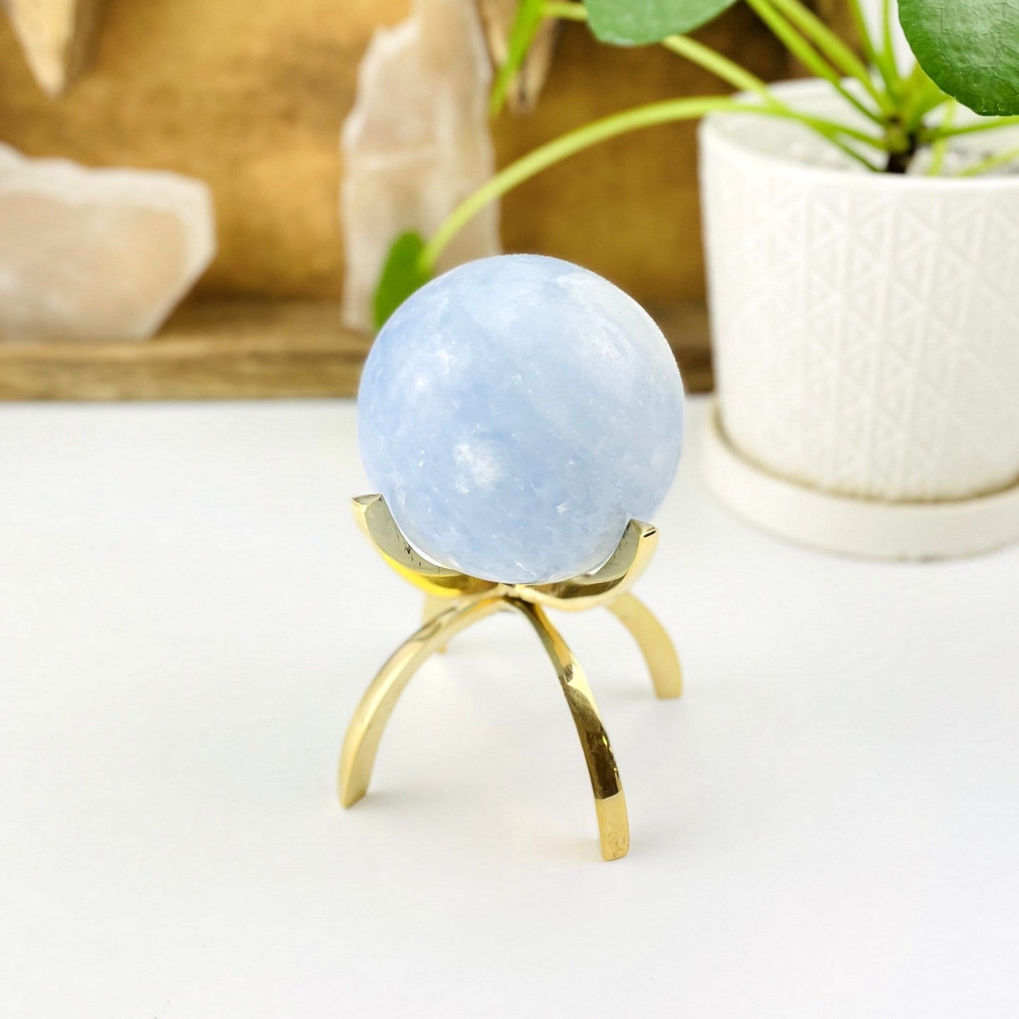 small stand close up with sphere