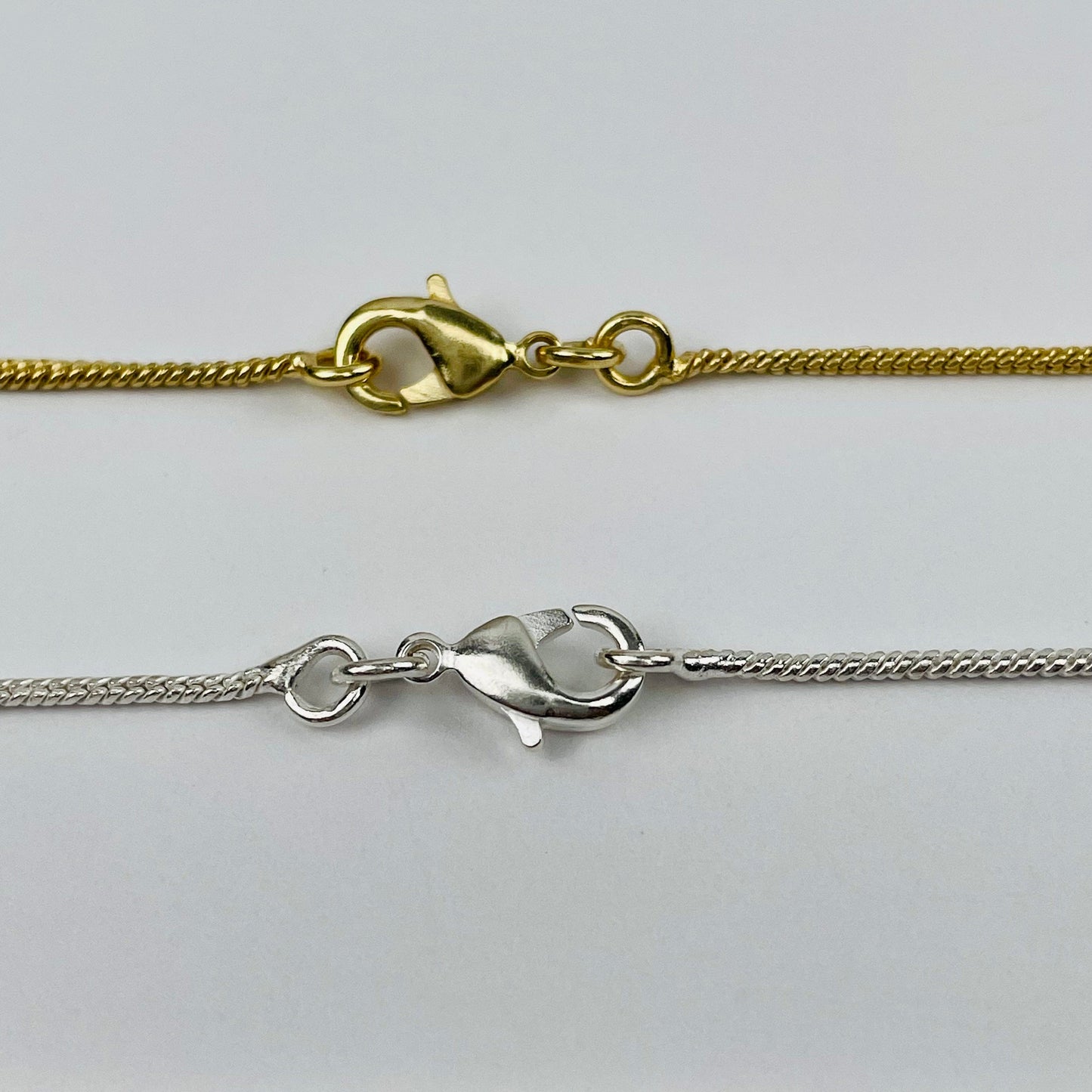 close up of the necklace clasp 