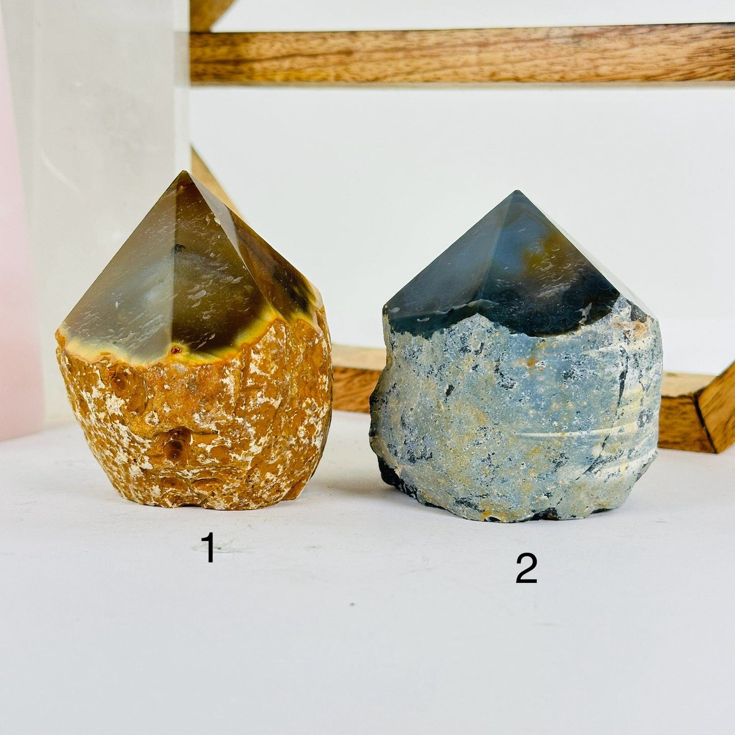 agate with decorations in the background