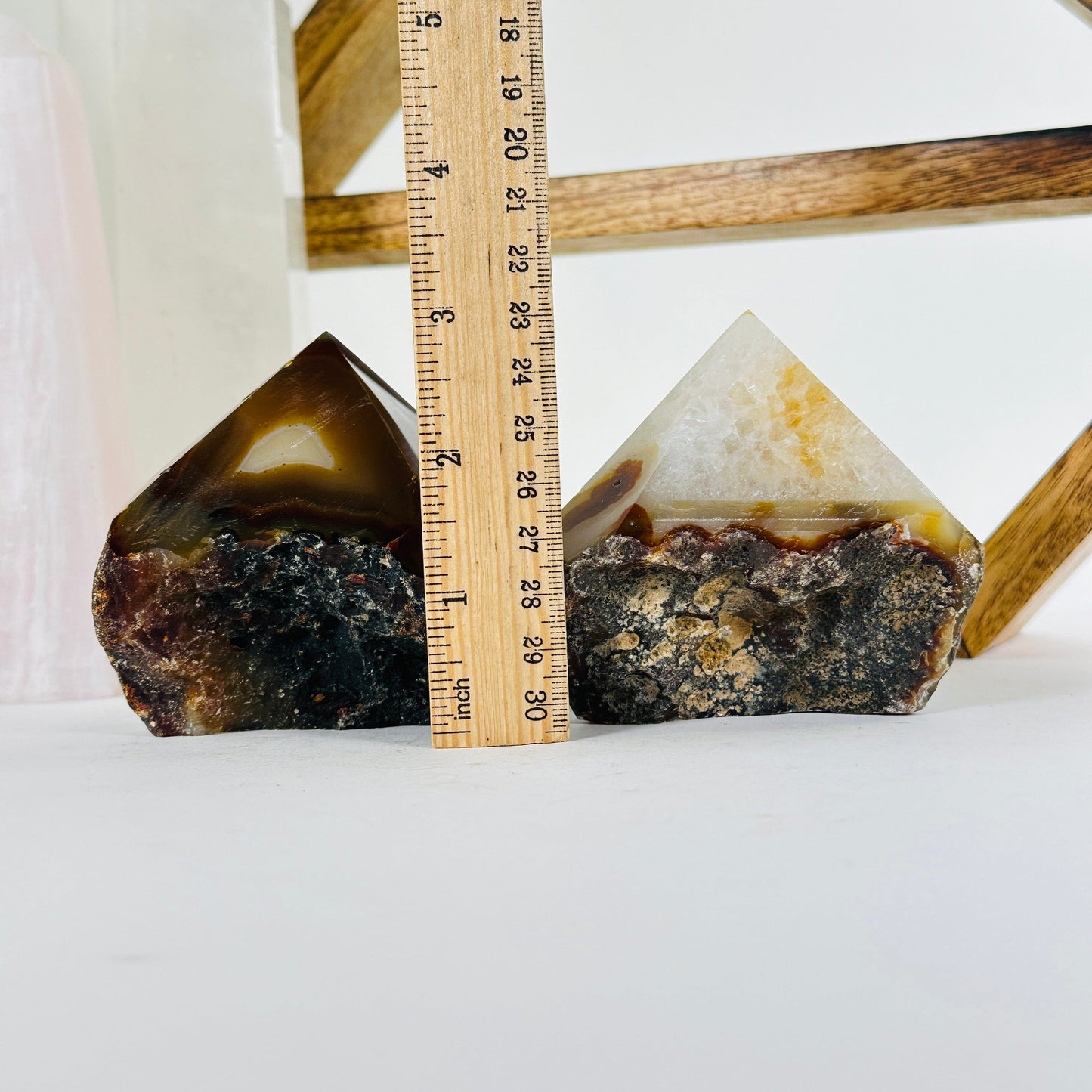 agate with decorations in the background