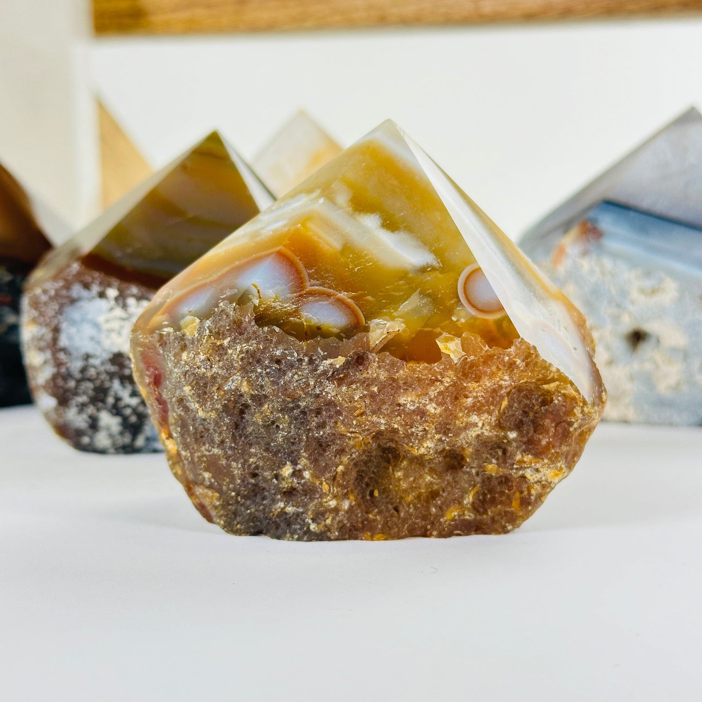 agate with decorations in the background
