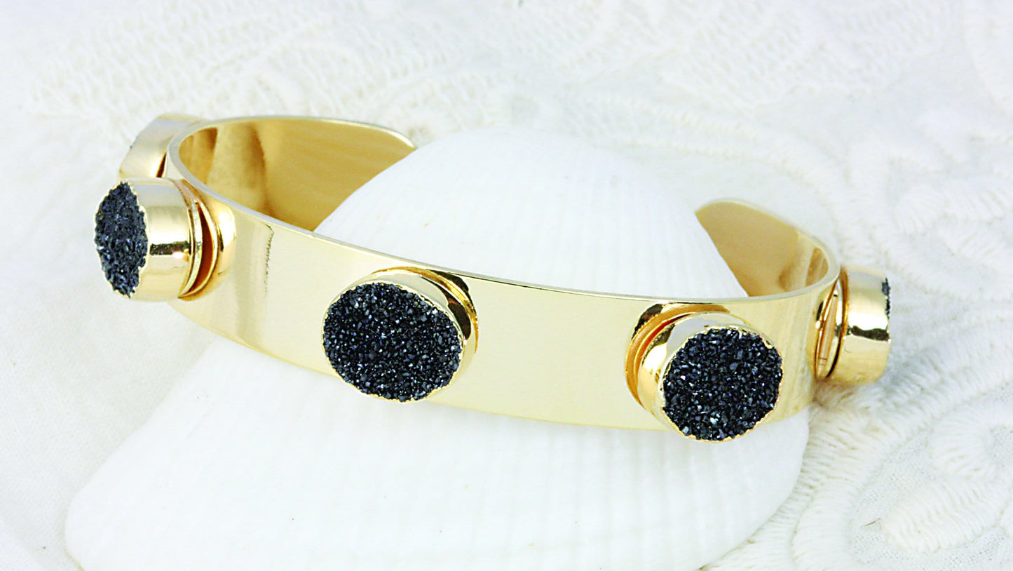 close up of the black diamond titanium finish cuff 