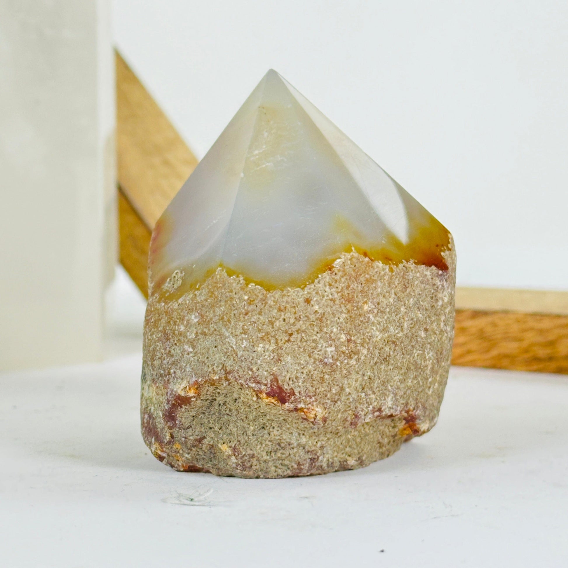 agate with decorations in the background