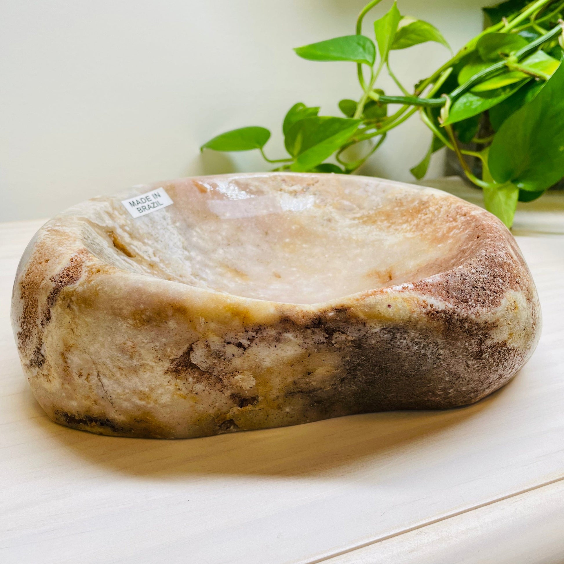 side view of the bowl to show the thickness