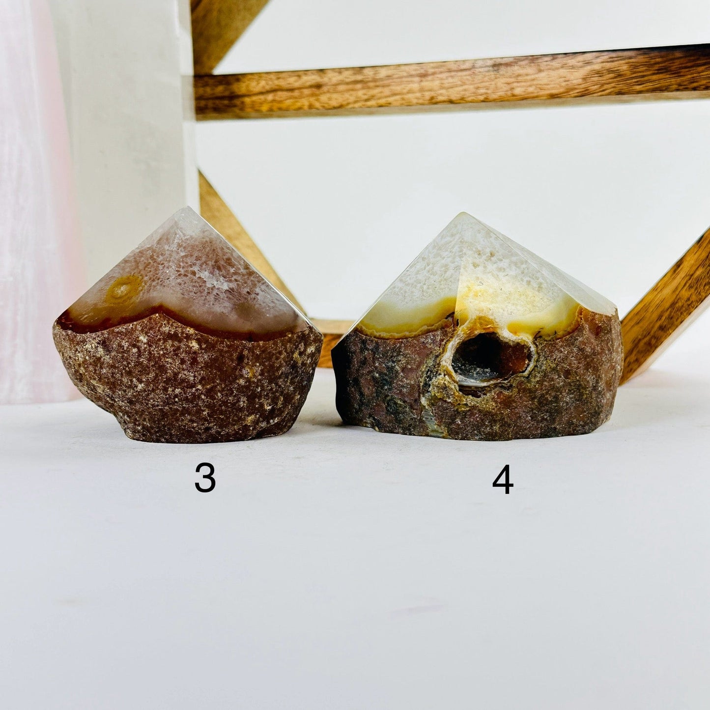 agate with decorations in the background