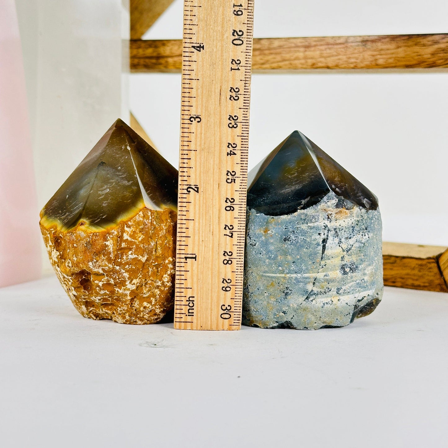 agate with decorations in the background