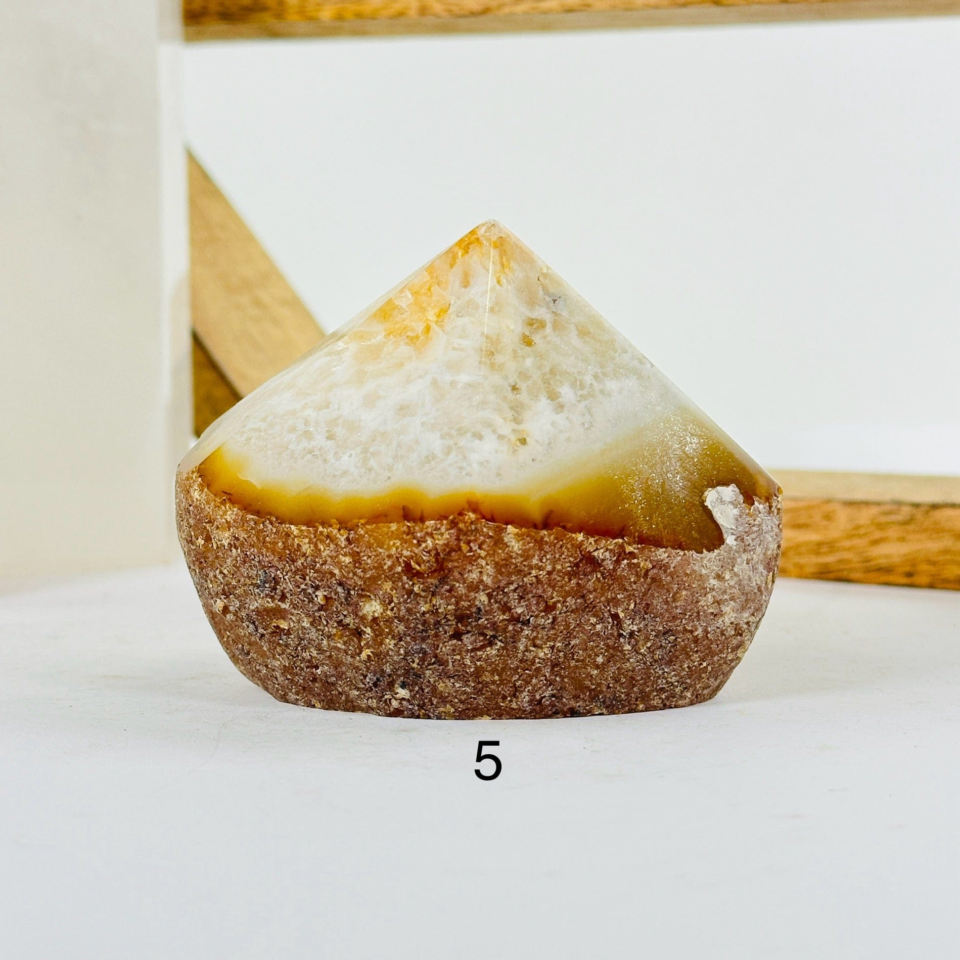 agate with decorations in the background