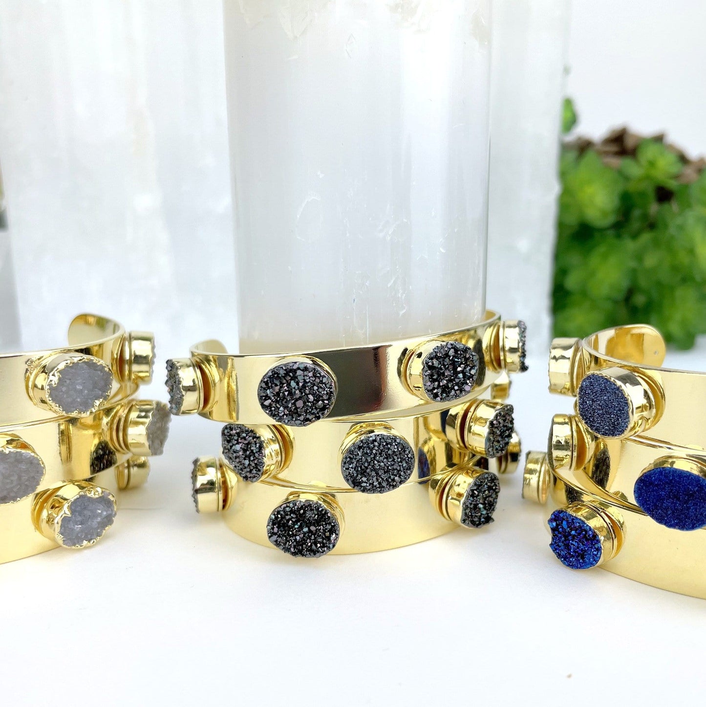 close up of the round druzy accents 