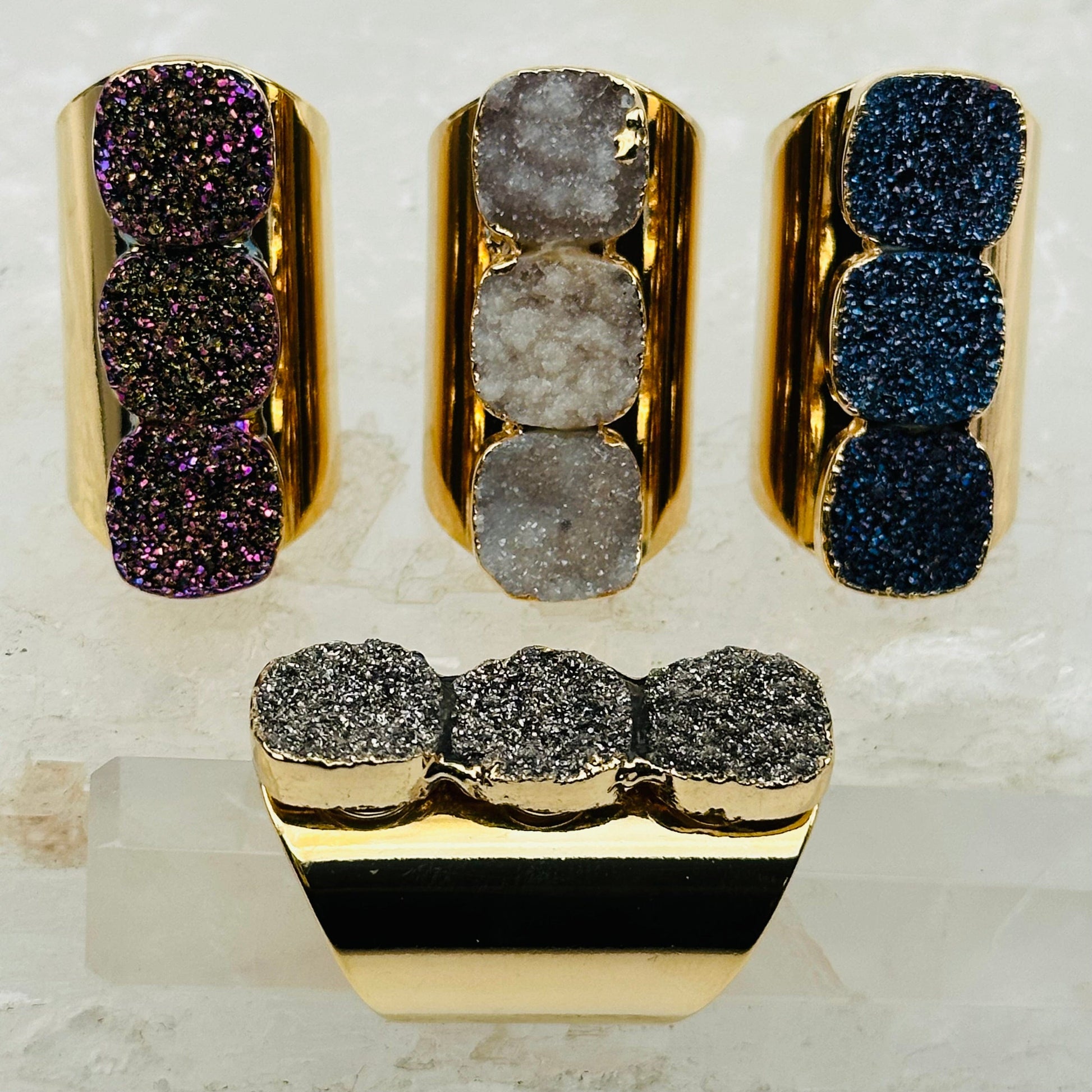 rings are adjustable 