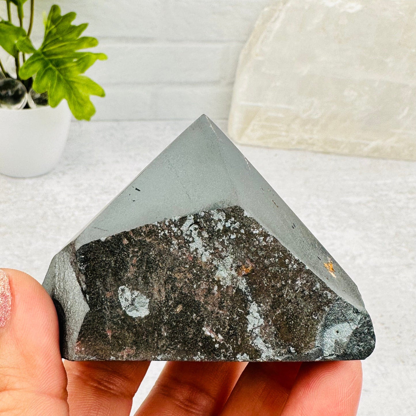 close up of the details on this polished point 