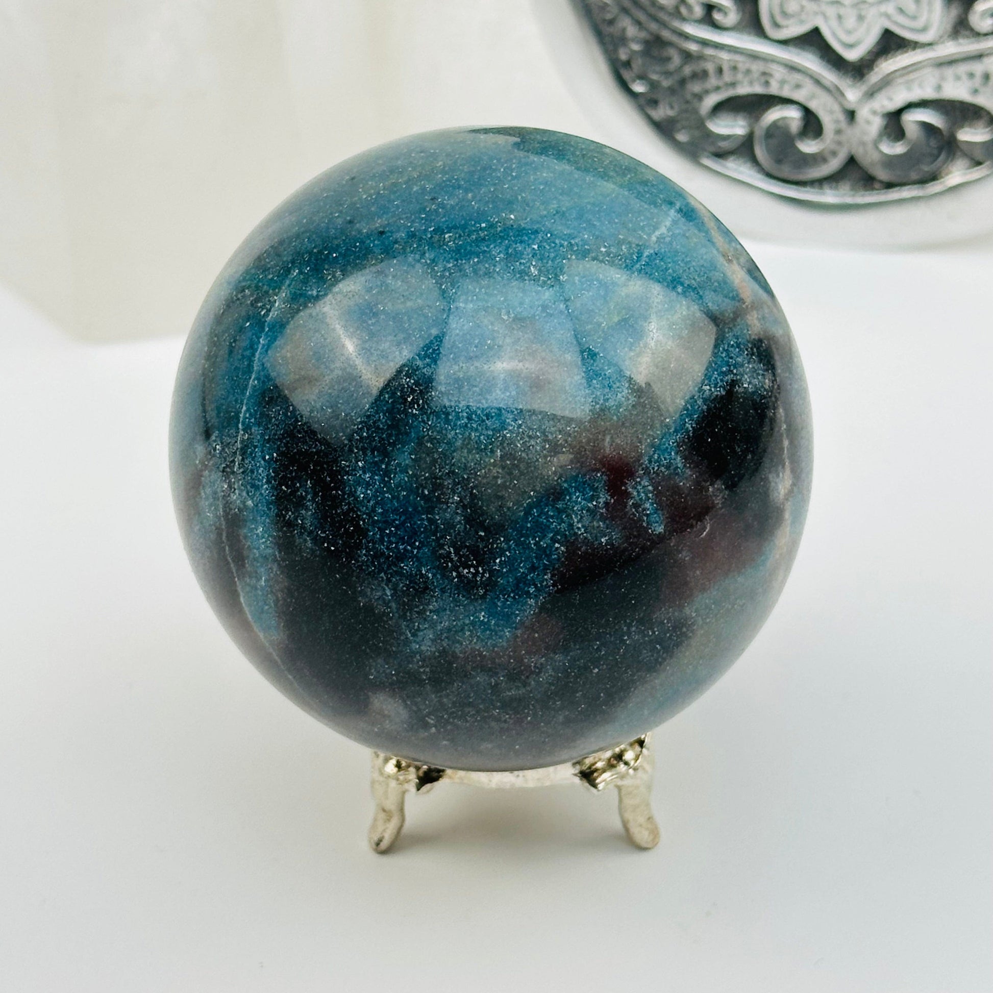 close up of the details on this sphere 