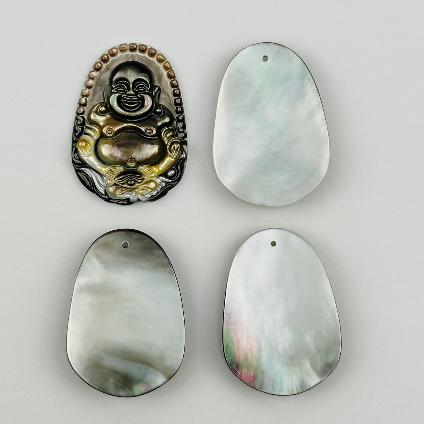 front and back side of the pendant 