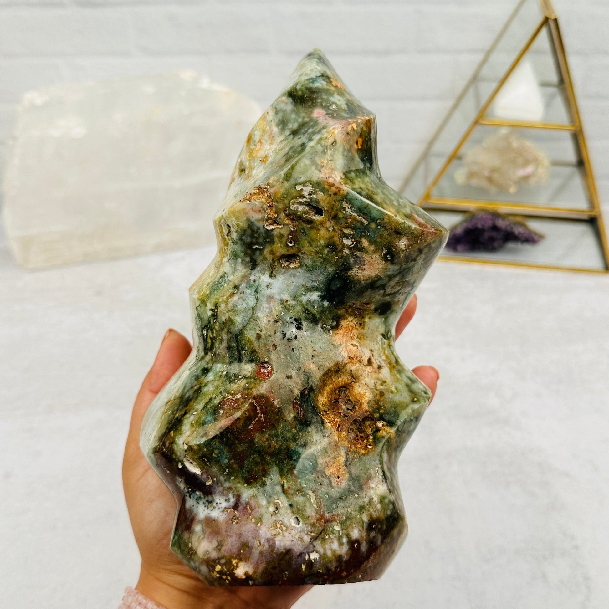 close up of the details on this ocean jasper flame point