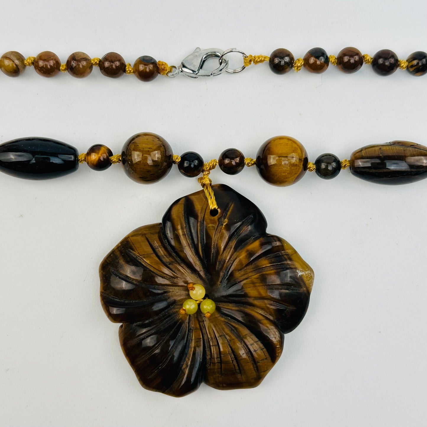 close up of the necklace clasp 