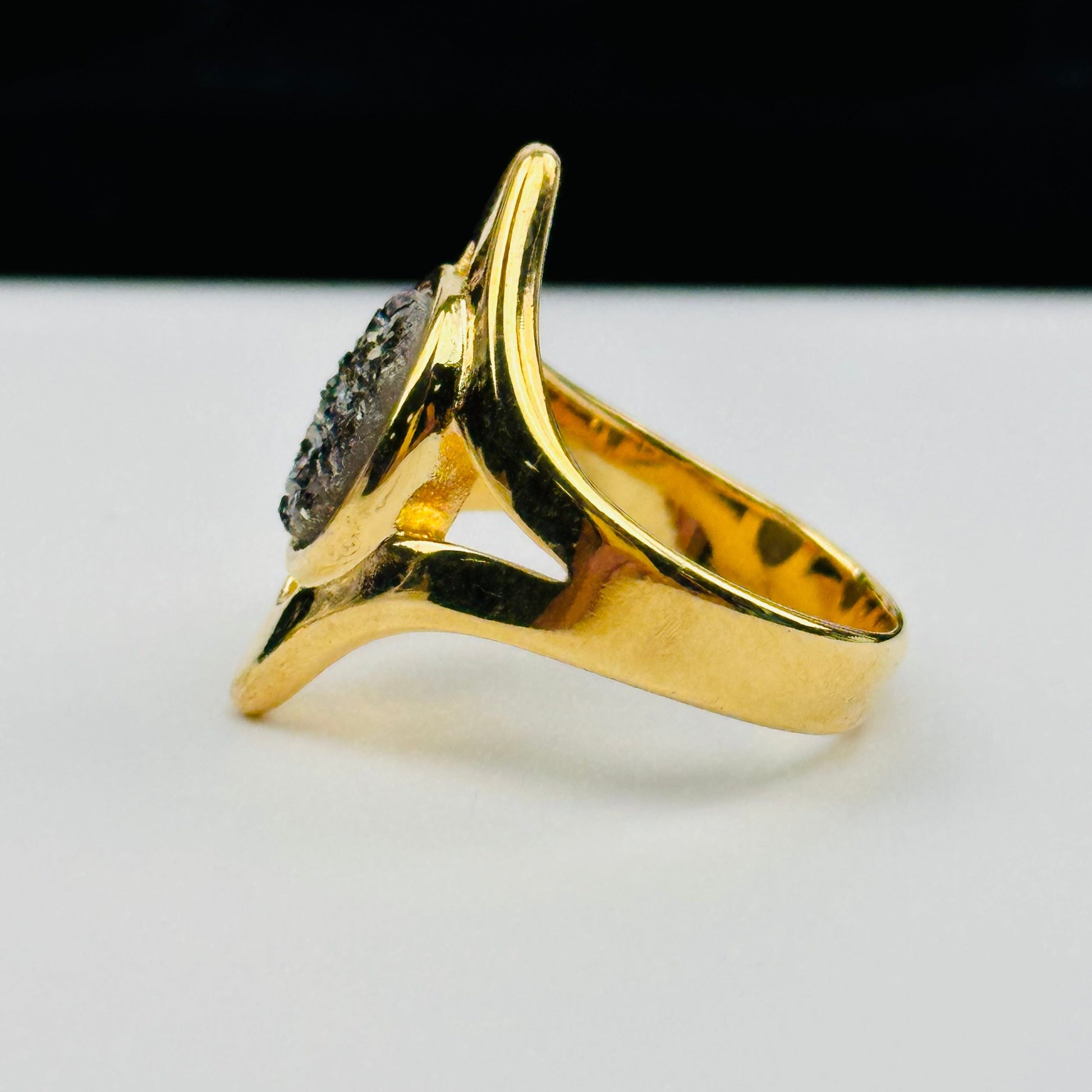 side view of the ring to show the thickness 