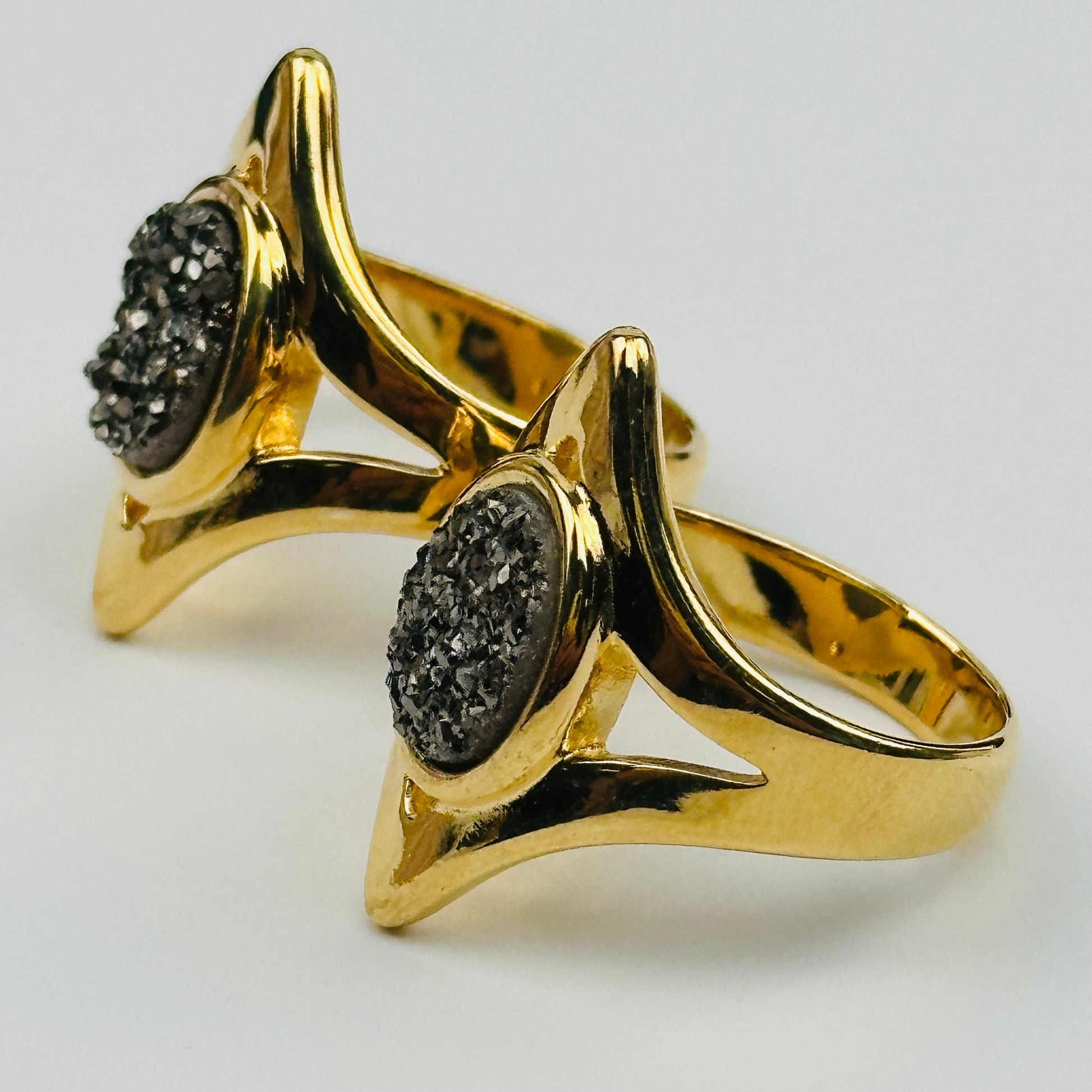 side view of the druzy sparkle on these rings 