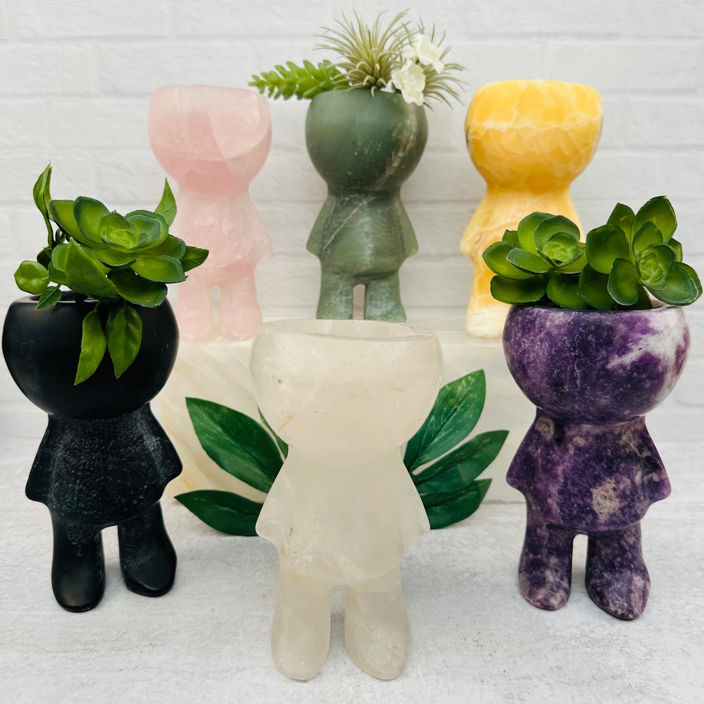 these can be used to display near a garden or window 