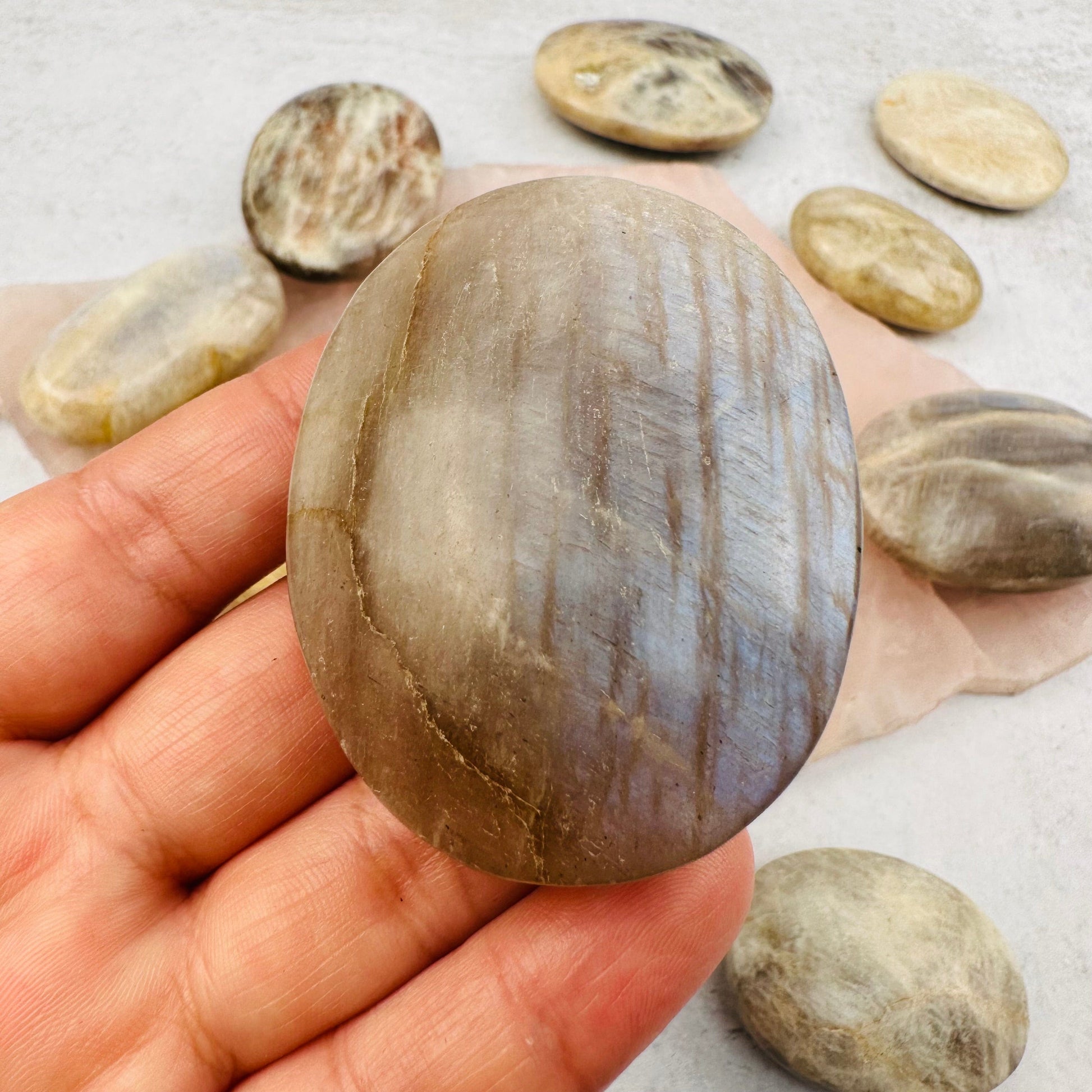 close up of the flash on this palm stone 
