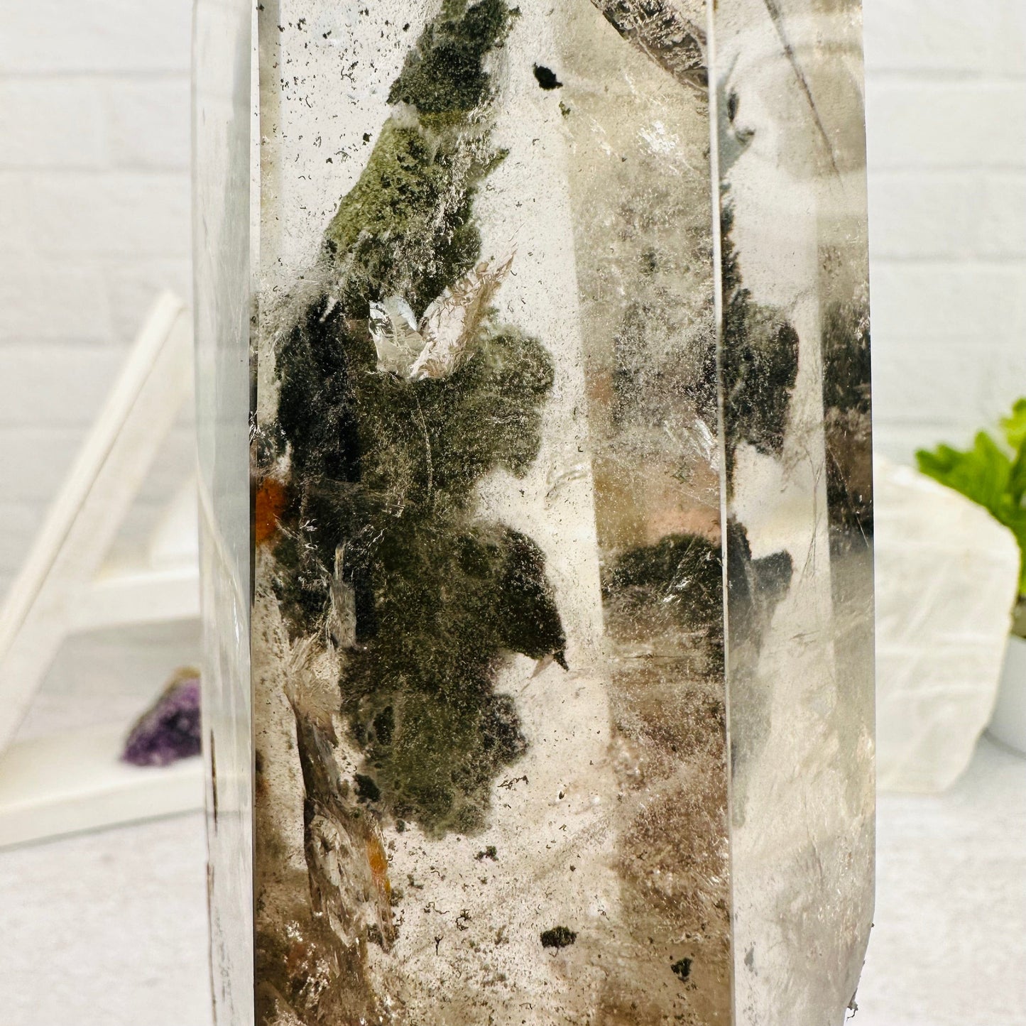 close up of the lodolite formations in the quartz 