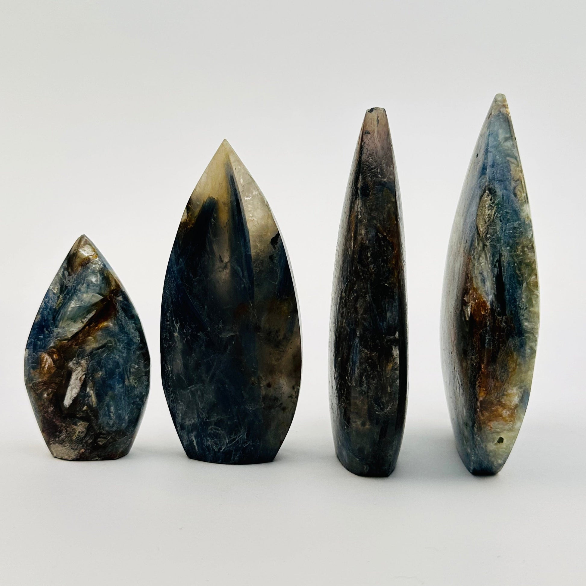 front and side view of the points to show the thickness 
