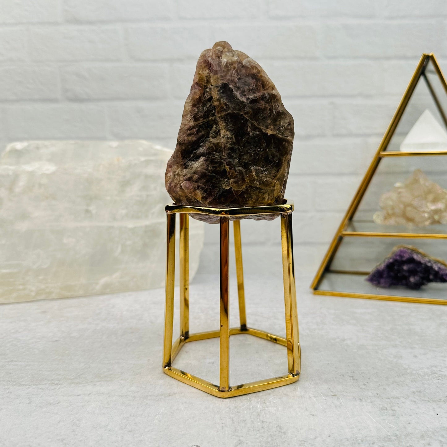 stand can be used to hold clusters and specimen 