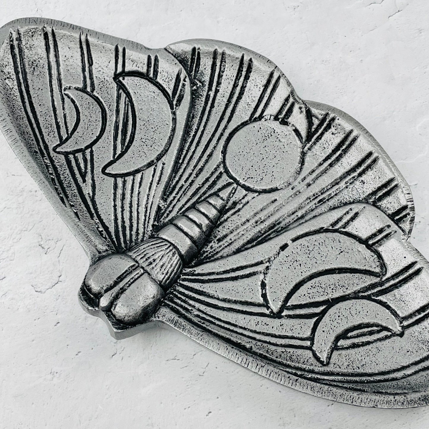 close up of the silver tray 