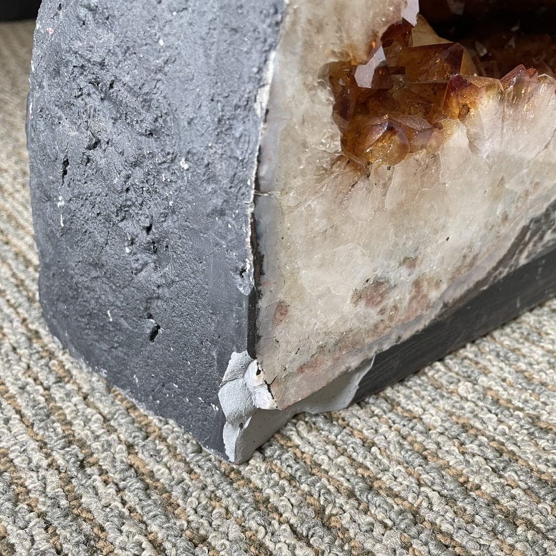 close up of a small chip on the left corner 