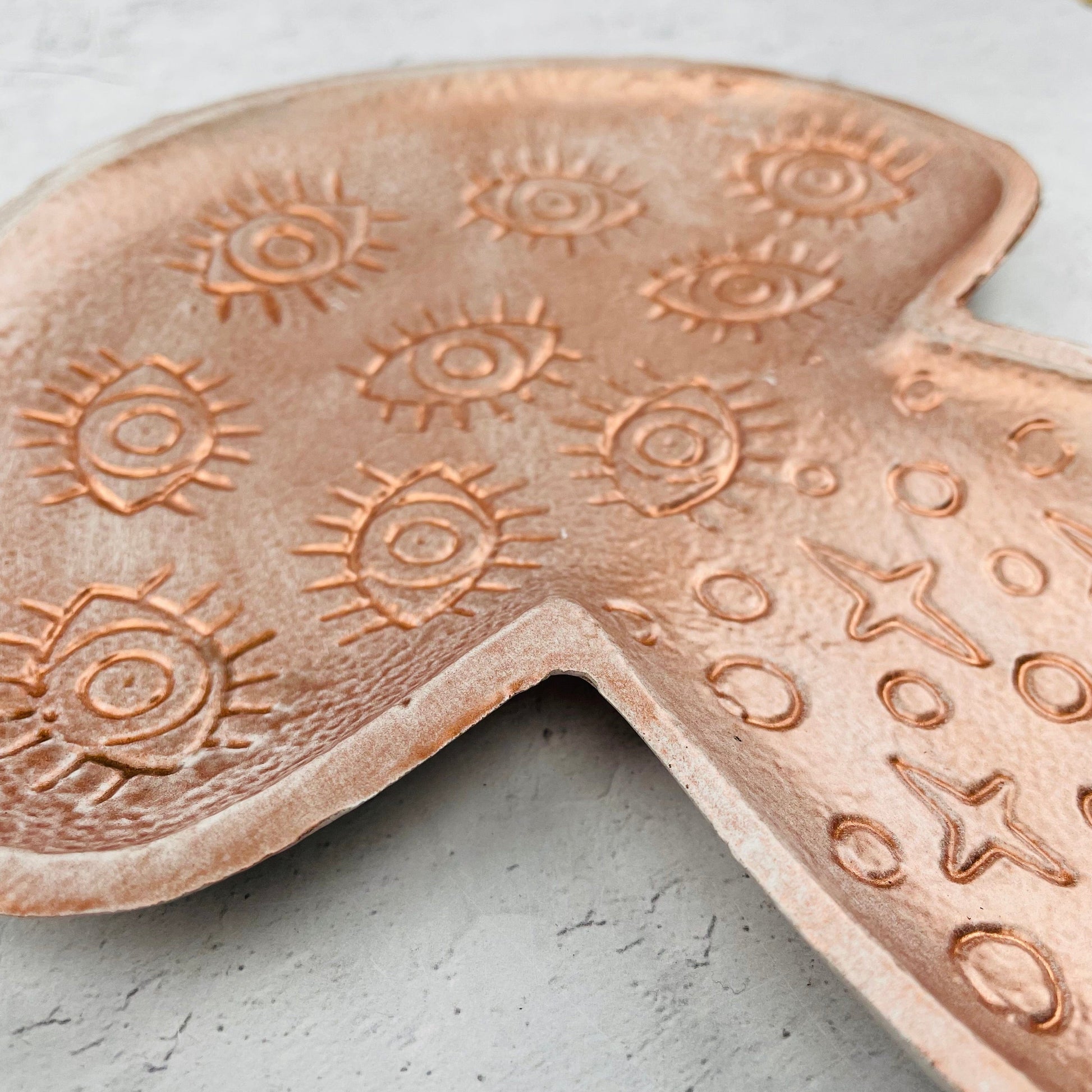 close up of the engraved details 