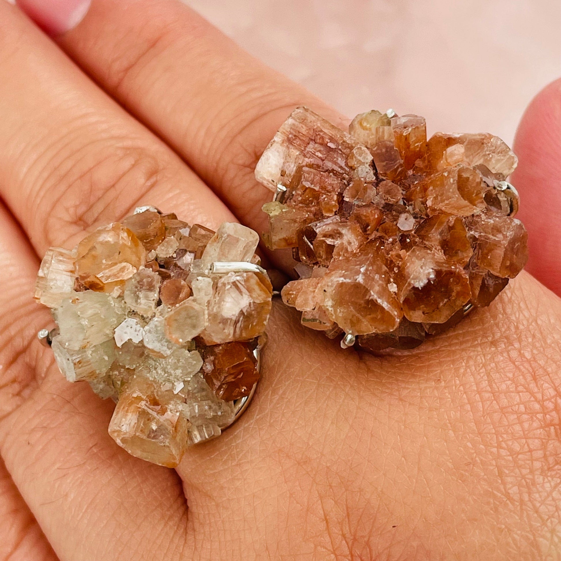 close up of the details on the clusters 