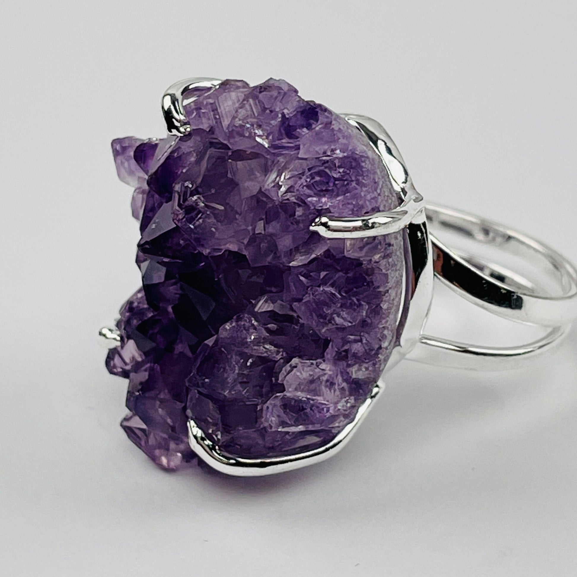 close up of the amethyst clusters 