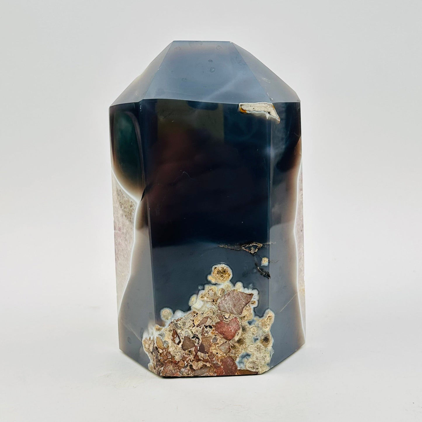 back side of the amethyst cut base 
