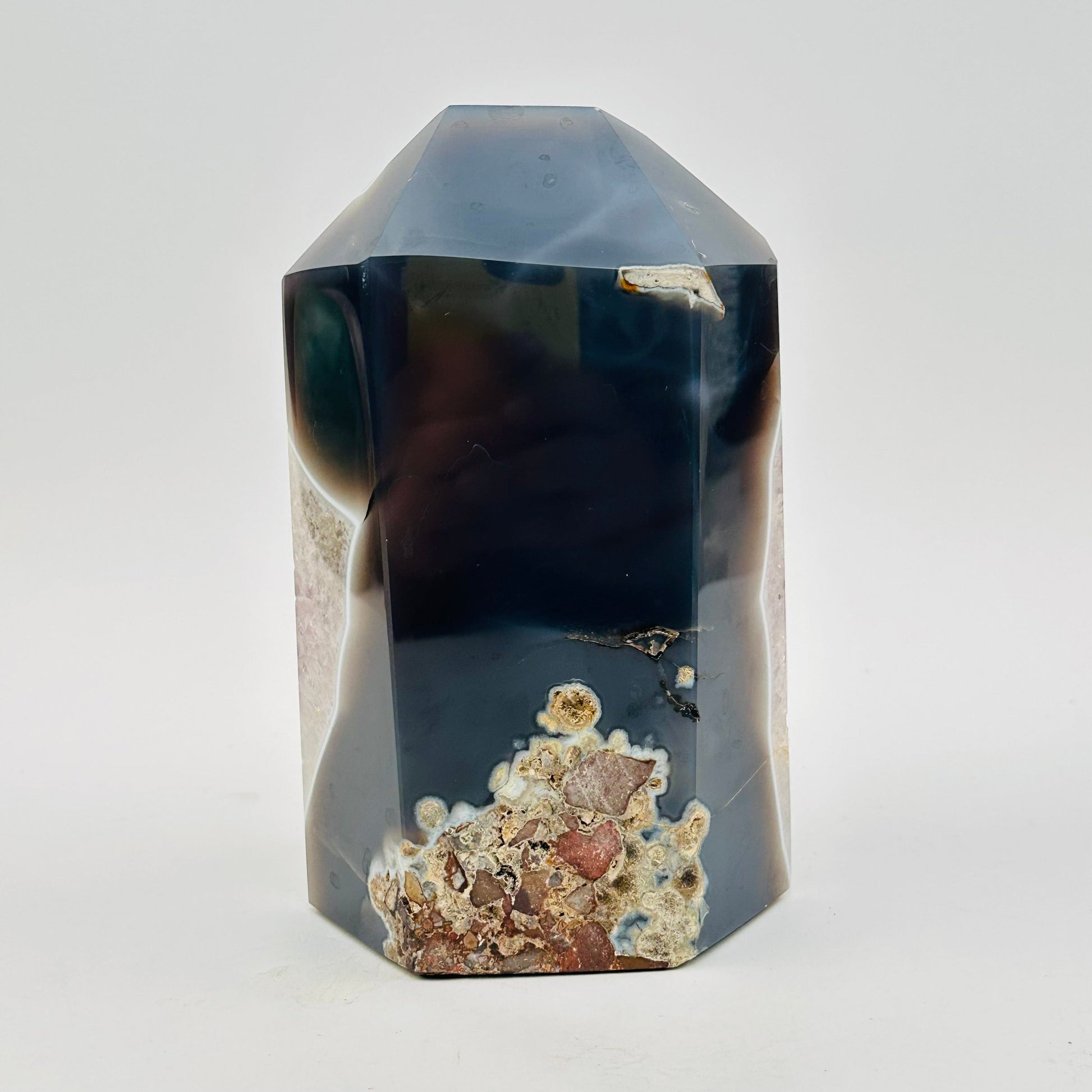 back side of the amethyst cut base 